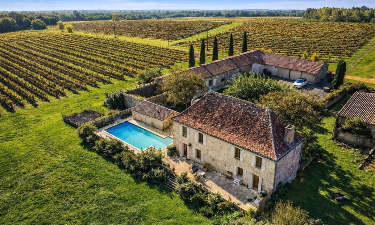 Pellegrue Villa | Beautiful Rural Escape Perfect for Families, Golf & Wine Country