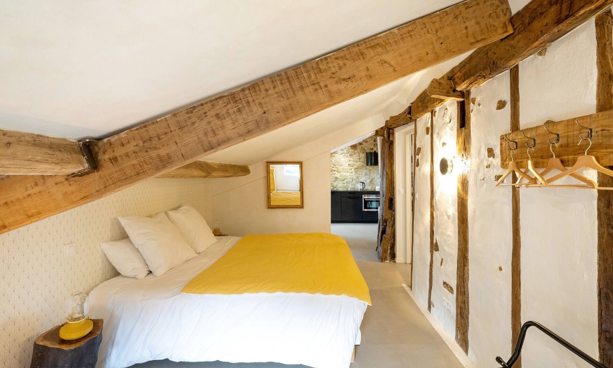 La Bastide-Clairence Bed & Breakfast | Bed and Breakfast 'Etxea' with Mountain View, Wi-Fi and Air Conditioning