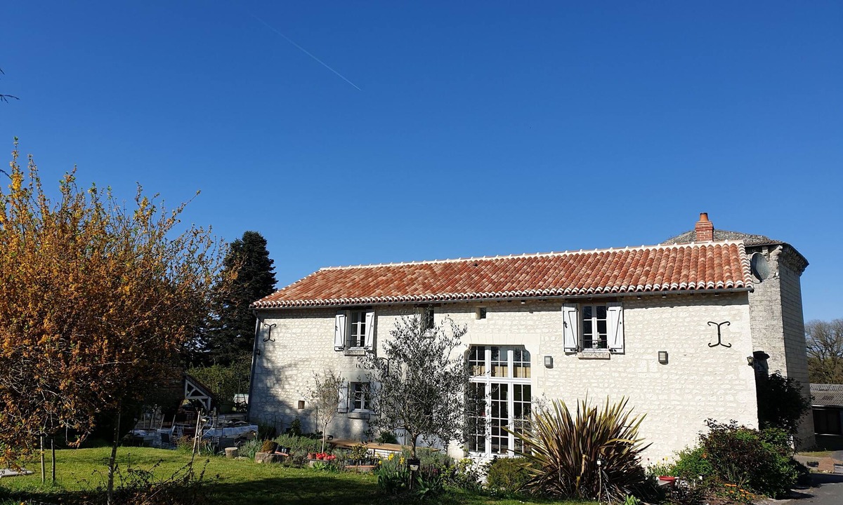 Verneuil-le-Chateau Bed & Breakfast | bed and breakfast dans maison de charme