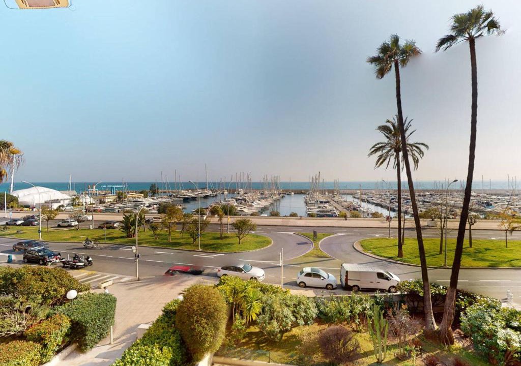 Menton Apartment | Bel appartement avec terrasse, piscine, parking et WiFi - FR-1-196-321