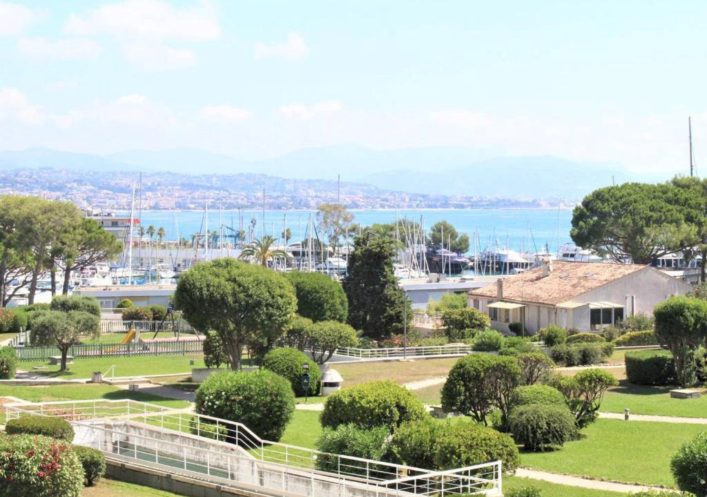 Villeneuve Loubet Beach Apartment | Bel appartement 3 pièces avec terrasse et parking à Villeneuve-Loubet Plage - FR-1-252A-84