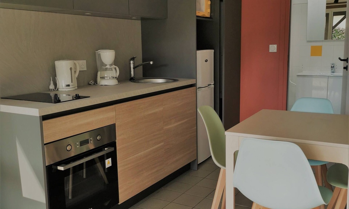 Leon House | BETWEEN THE LAND AND THE OCEAN