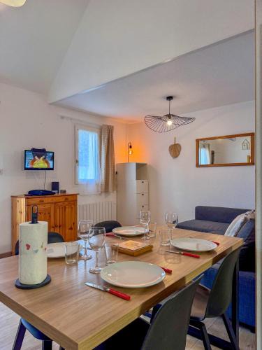Saint-Nic Apartment | Bord de Mer - Plage 100m - GR34 à 2 minutes - Parking Gratuit