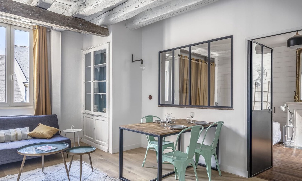 Graslin - Commerce Apartment | BOURSE : bohemian chic apartment in Nantes