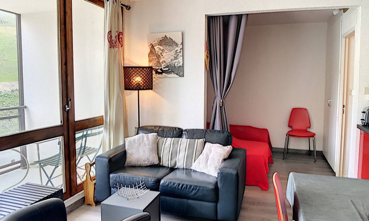 Le Corbier Apartment | Bright central apartment with balcony