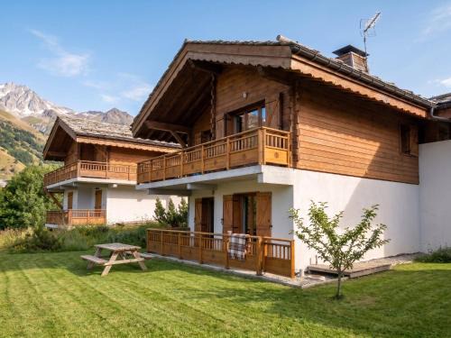 Saint-Francois-Longchamp Ski Chalet | CASA-Chalet des Ponts : Évasion au Col Madeleine