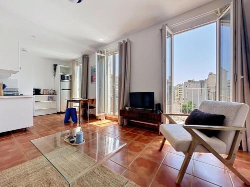6th Arrondissement Apartment | Central - Bright - Air conditioning - Balcony