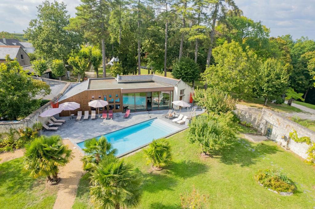 Candes-Saint-Martin Bed & Breakfast | Château de Candes - Art & Spa