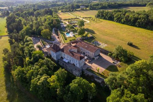 Vieux-Mareuil Villa | Château de Chanet - Grand Logis & Tour