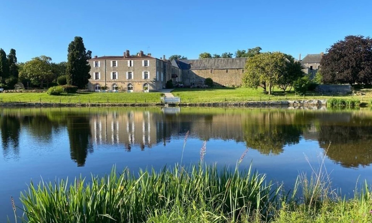 Mouchamps House | Château du Parc Soubise - Gîte Parthenay l'Archevêque