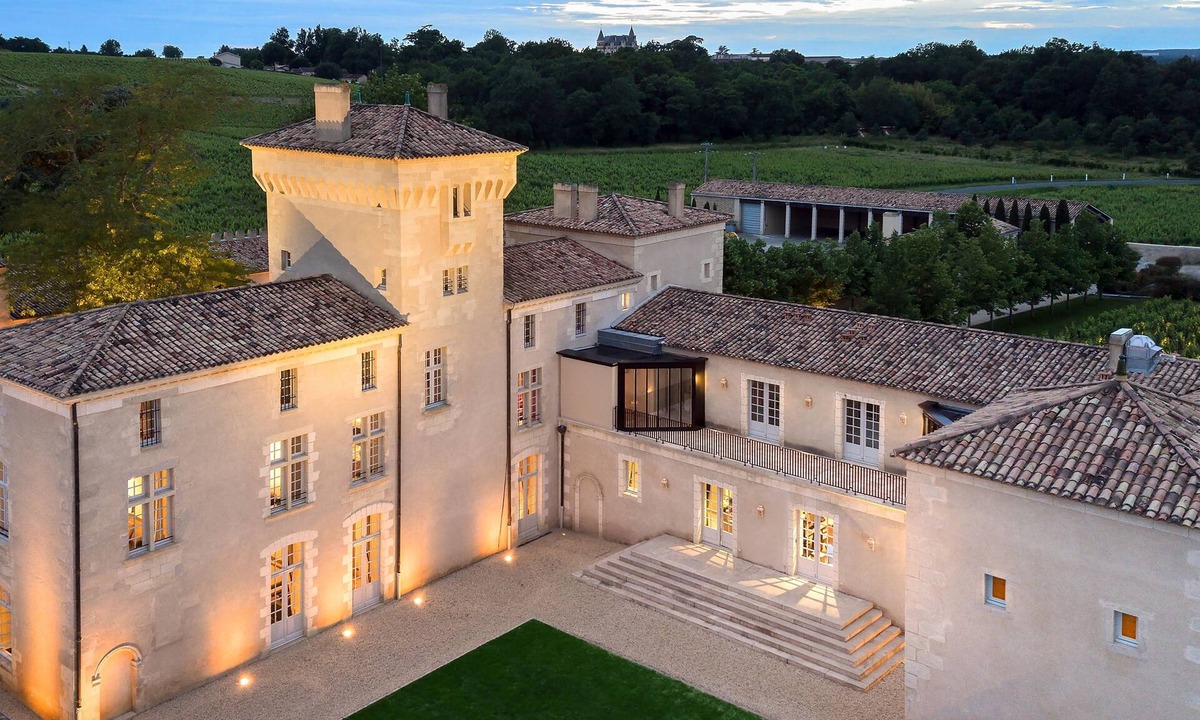 Bommes Hotel | Château Lafaurie-Peyraguey Hôtel & Restaurant LALIQUE