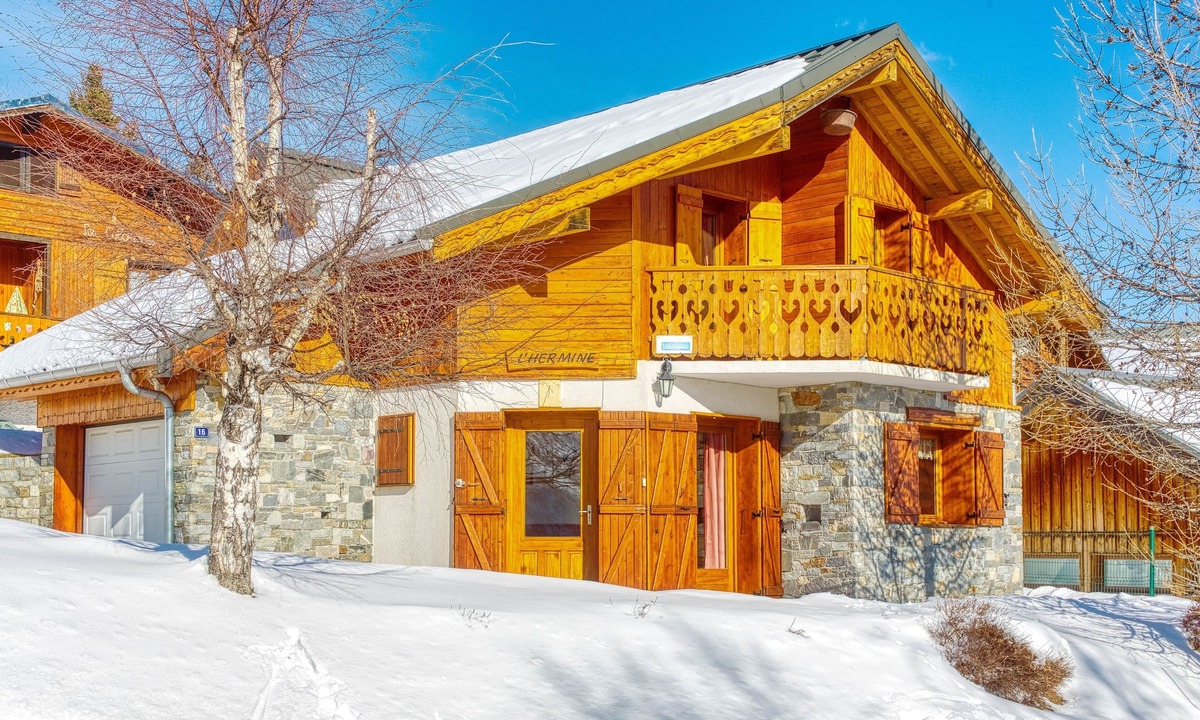 La Toussuire Ski Chalet | Chalet l’Hermine - Three Bedroom Chalet, Sleeps 8