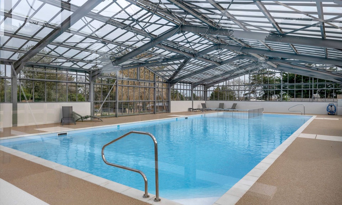 Guerande Ski Chalet | Chalet 2 adults/4 kids – pool & games