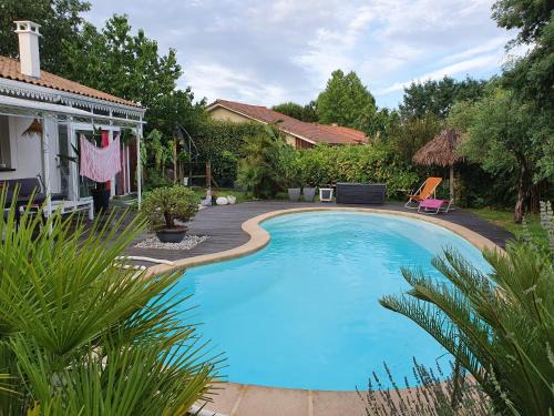 Audenge Ski Chalet | Chalet Cosy climatisé, piscine, terrasse et jardin privè