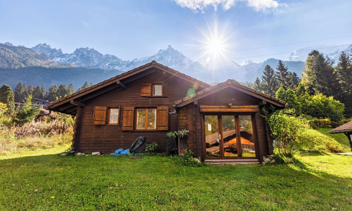 Les Bossons Apartment | Chalet des Cristaux cosy alpine style for 5, Chamonix, France