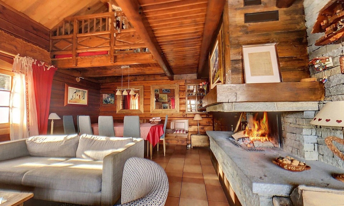 Villarembert Ski Chalet | Chalet for 10 with fireplace and sauna