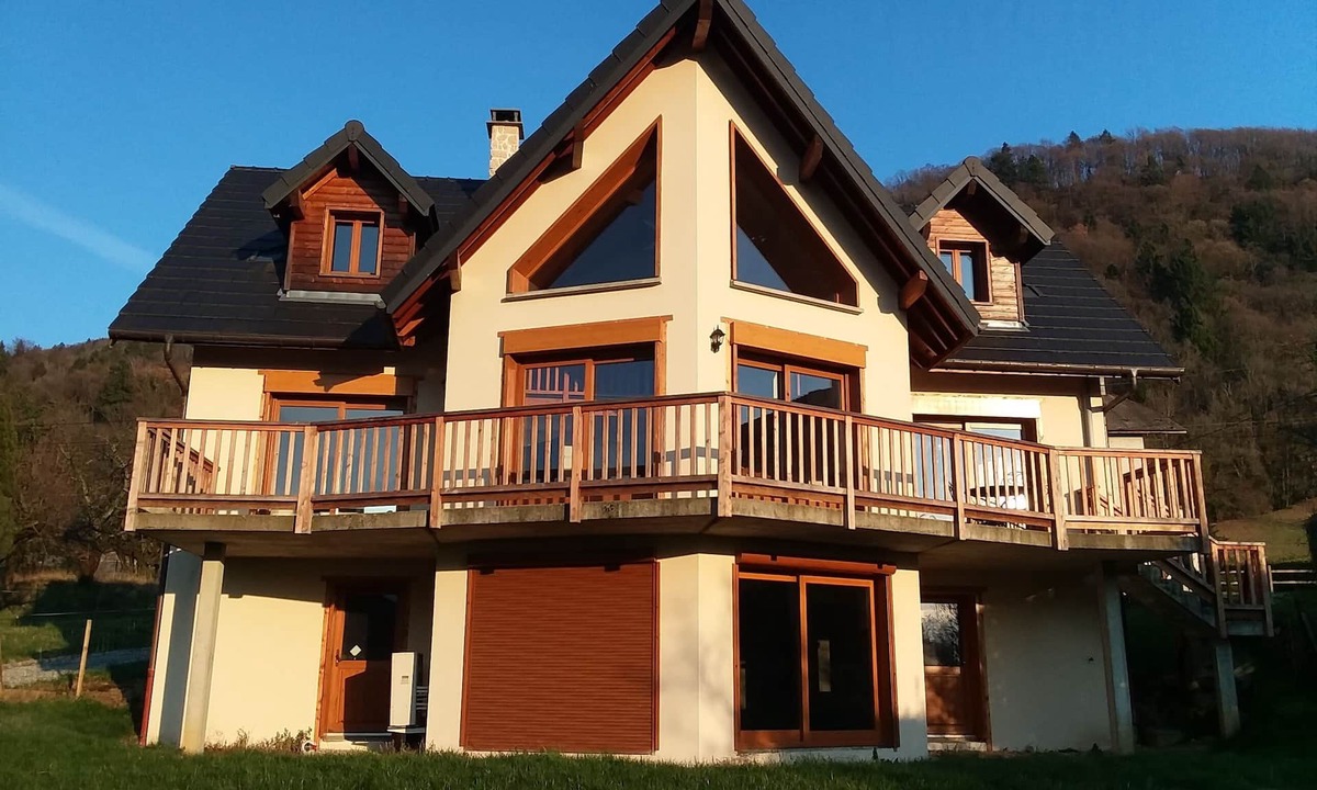 Saint-Pierre-de-Soucy House | Chalet with Panoramic Views of the Alpes.