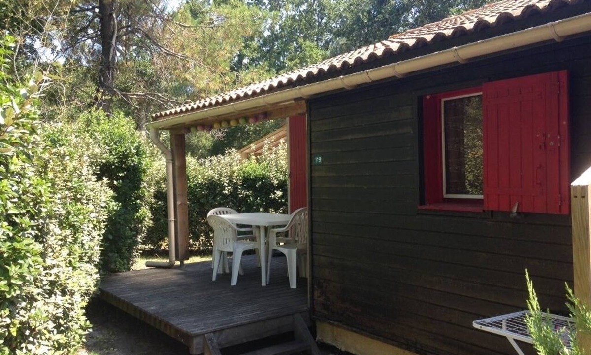 Hourtin Port Ski Chalet | Chalet with an enclosed garden, located in a pedestrian-only residential complex and 100 m from Ile aux Enfants