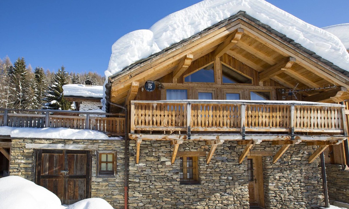 Arc-1800 Ski Chalet | Chalet with a terrace, in a quiet location in ARC 1800 in SAVOIE, rated 5 crystals.