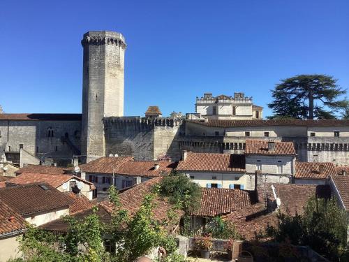 Bourdeilles Bed & Breakfast | Chambre au cœur du village de Bourdeilles