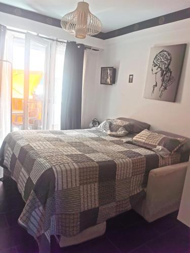Saint-Sylvestre House | CHAMBRE CHEZ L'HABITANT - ROOM IN THE OWNER'S APARTMENT