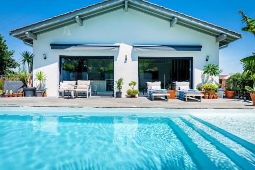 Arbonne Bed & Breakfast | Chambre D'hôtes Villa Menta