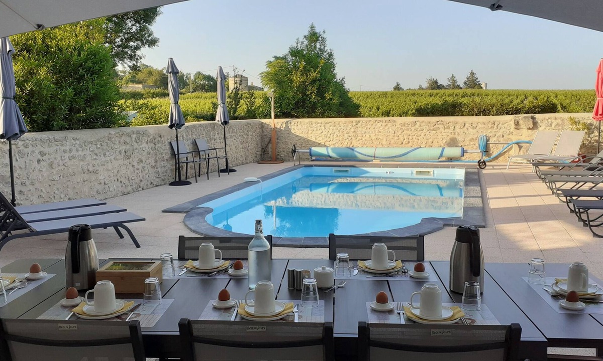 Saint-Seurin-de-Cadourne Bed & Breakfast | Chambres d'hôtes "Au clocher"