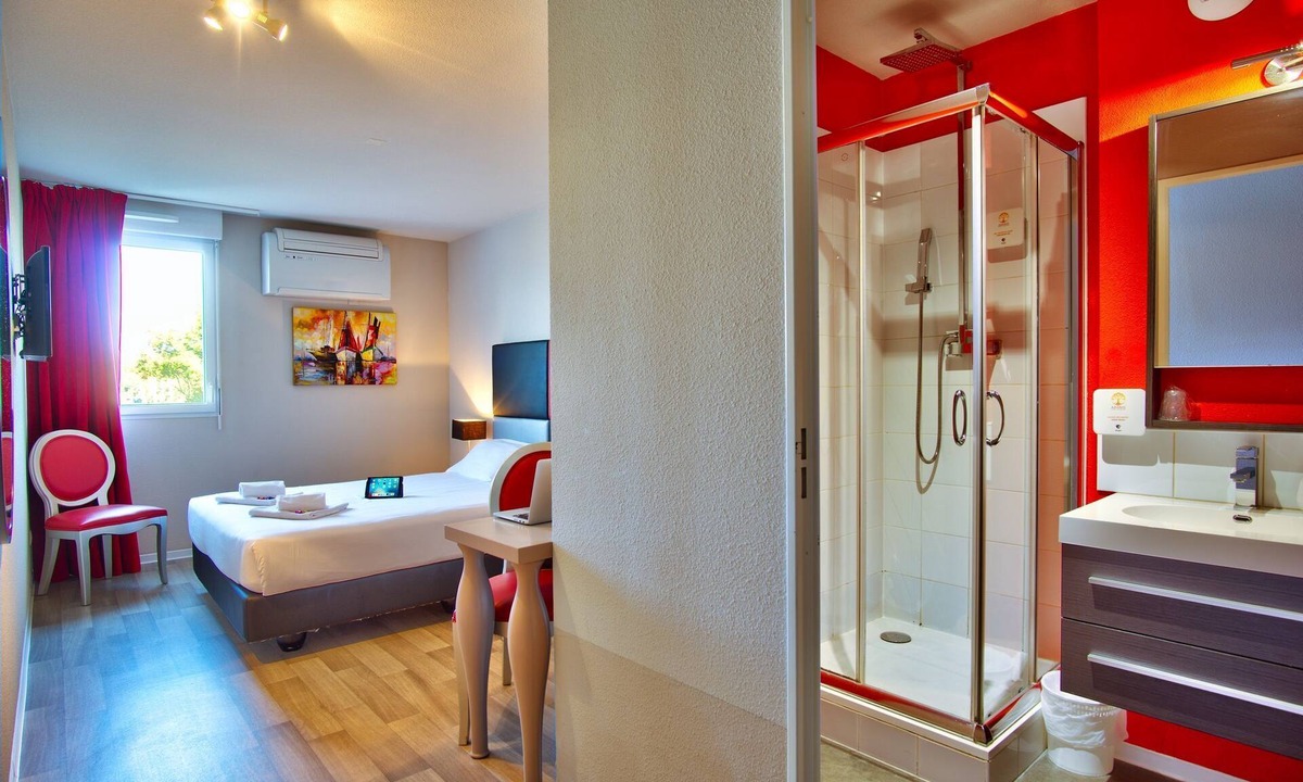 Lahonce Hotel | Chambre Moderne à Bayonne! Wi-FI + Parking Inclus!