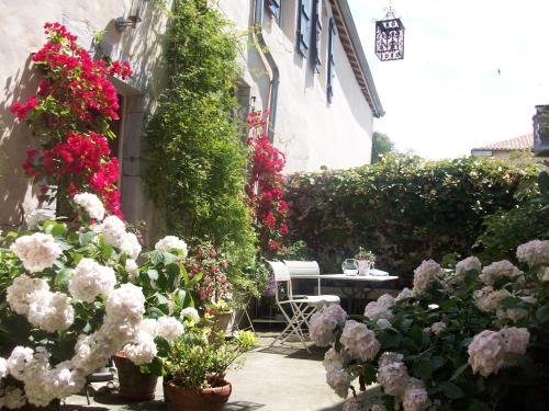 Sorde-lAbbaye Bed & Breakfast | Chambres d'Hôtes Aroha