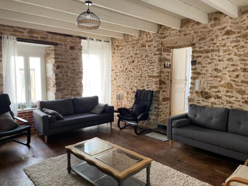 Bazoges-en-Pareds House | Charmante maison de village 30 min Puy DuFou