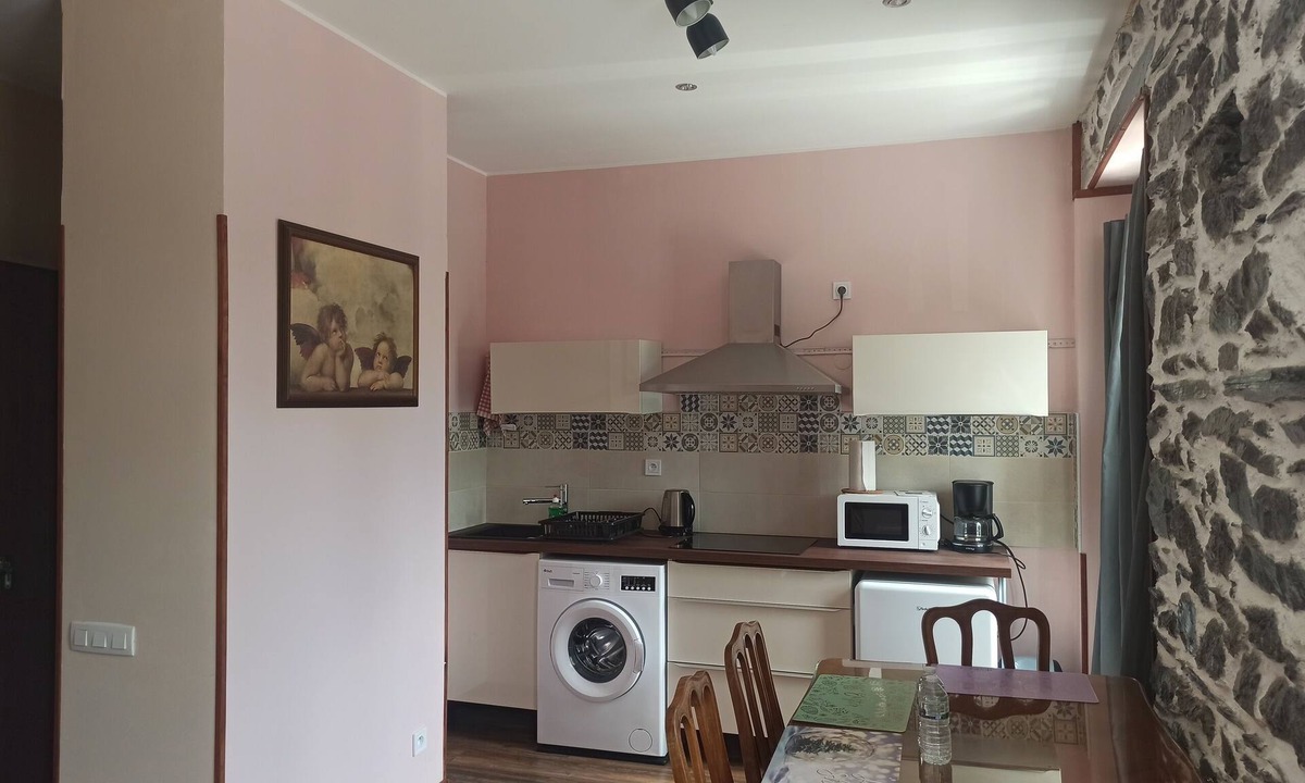 Lourdes Apartment | Charming 1-bedroom apartment in enjoyable Lourdes with WiFi 200 mBt