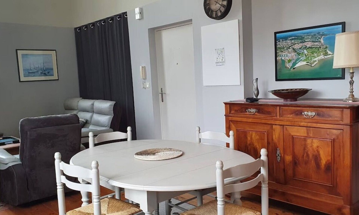Le Chateau-d'Oleron Apartment | Charming 105m² Duplex in the Heart of Vauban Citadel - Beach, Market & View of Fort Boyard