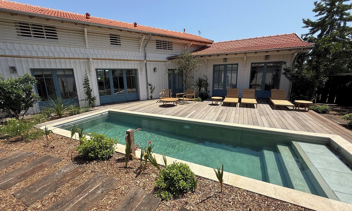 Piraillan Villa | Charming 6-bedroom villa with heated swimming pool, 100 m from the Beach