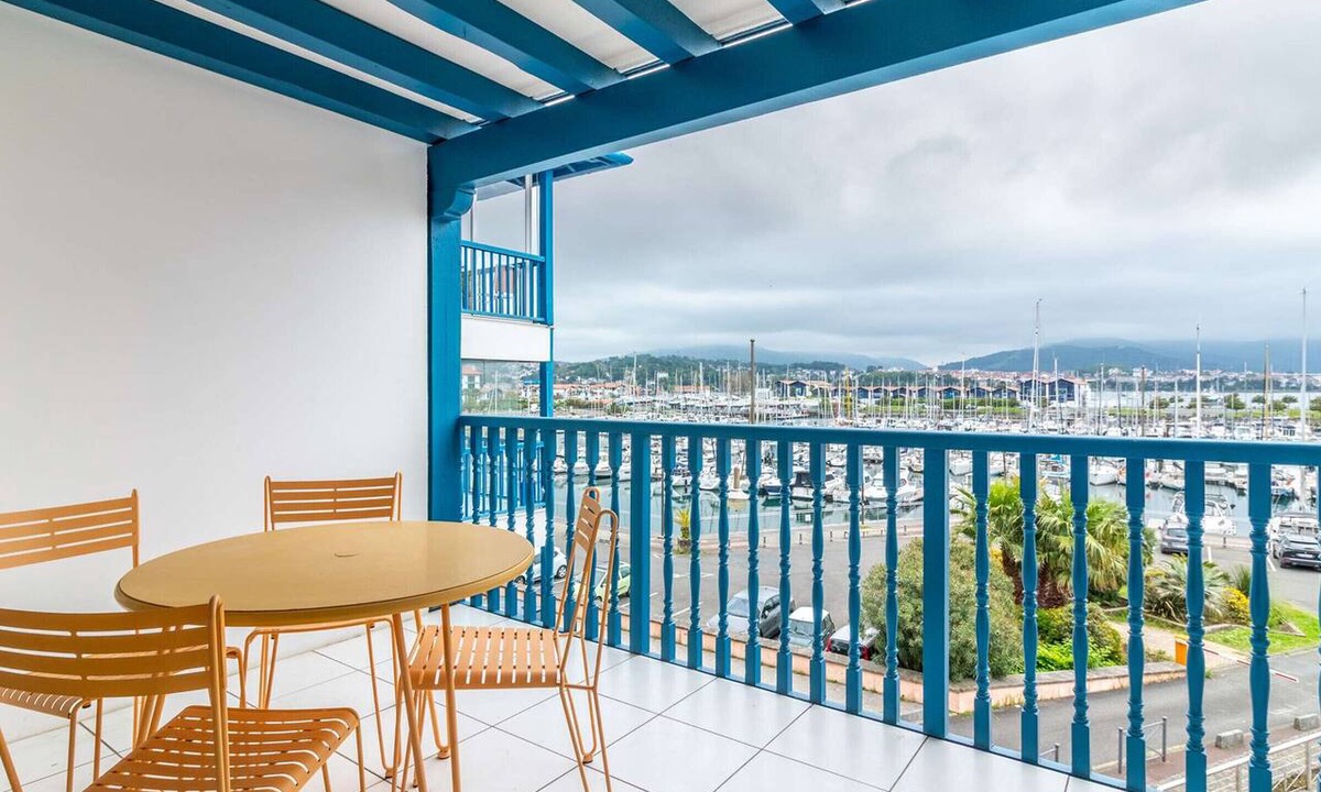 Hendaye Apartment | Charming apartment near the port - 6 guests