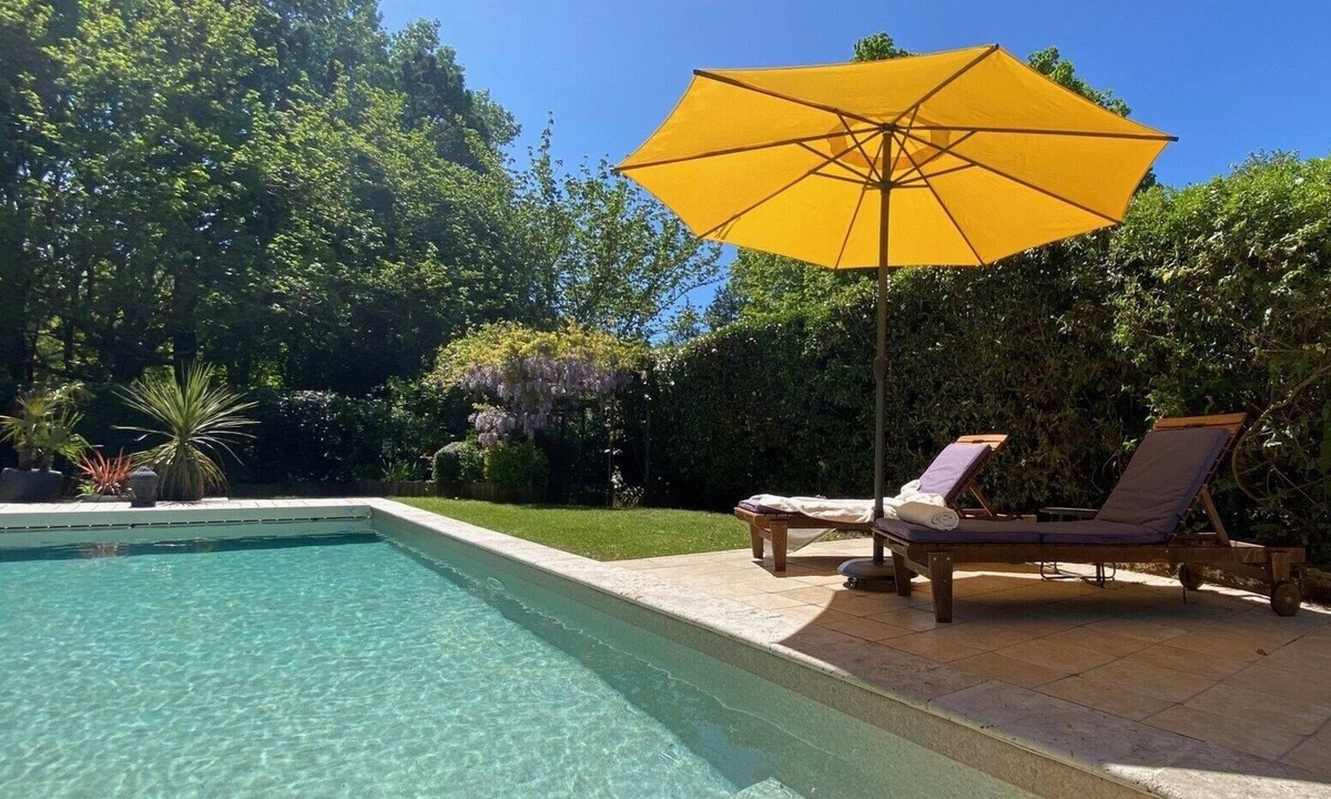 Civrac-de-Blaye House | Charming Gîte “Le Cocon” with Shared Pool, Terrace & Wi-Fi in Civrac de Blaye