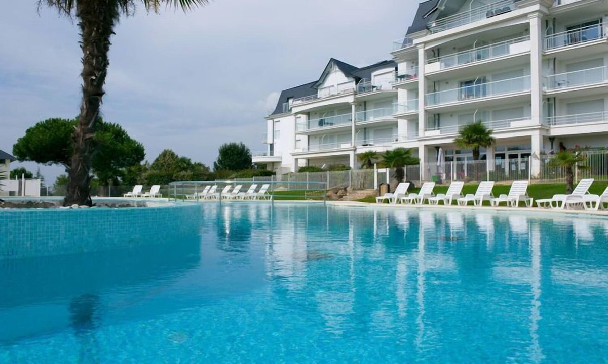 L'Aiguillon-sur-Vie Apartment | Charming holiday home at golf course