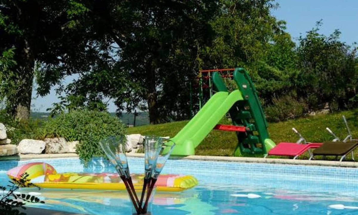 Tournon-d'Agenais House | Charming house with private pool. Sleeps 10–12. Lot Valley. 5–6 bedrooms