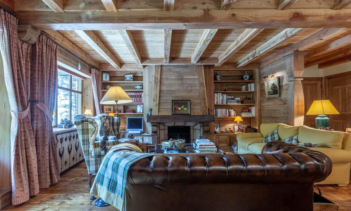 Val-d'Isere Apartment | Charming Mountain Apartment with Fireplace & Balcony, Close to Slopes in Val-d'Isère
