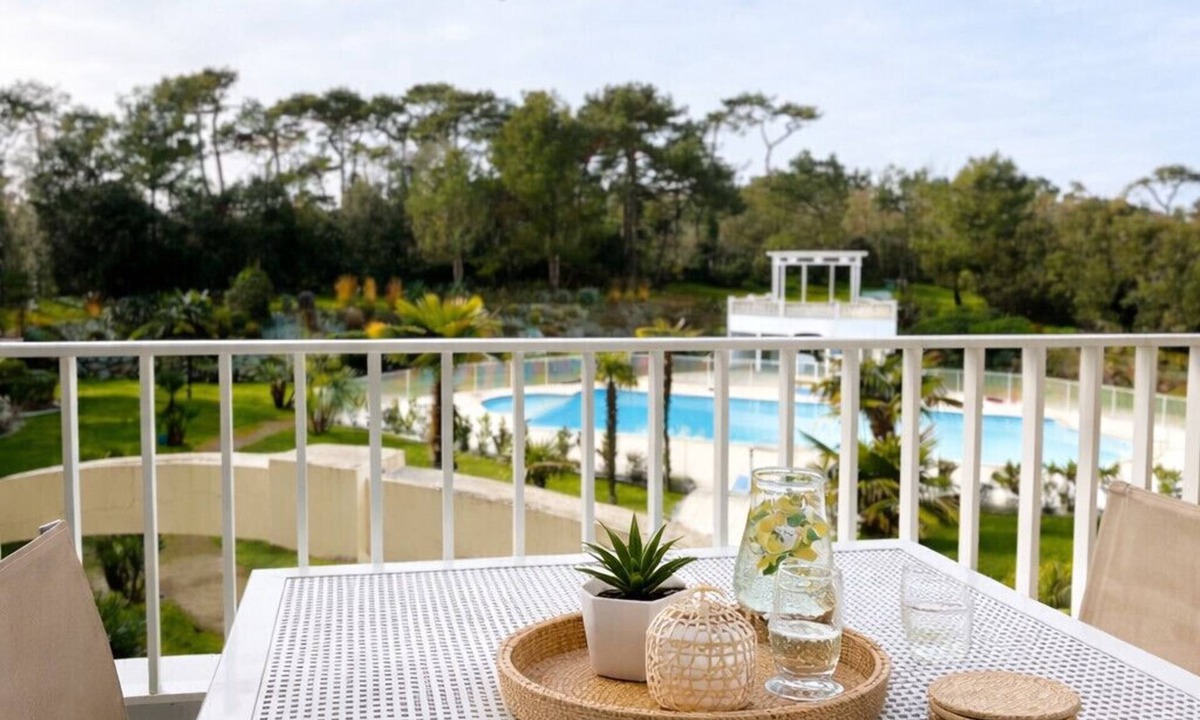 Chateau-d'Olonne Apartment | Charming renovated flat, sleeps 6 - Les Sables
