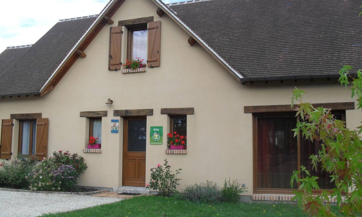 Chaon Cottage | Charming Sologne Retreat: Spacious, Comfortably Decorated, with Terrace and Beautiful Garden