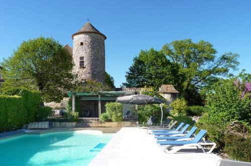 Sadillac Villa | Chateau with Pool and Golf Course