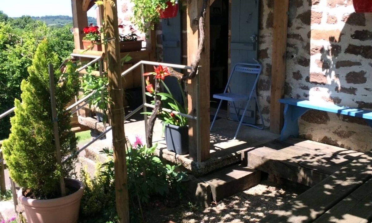 Saint-Bazile-de-Meyssac House | Comfortable house. Possibility 4 max. Enclosed garden with trees.