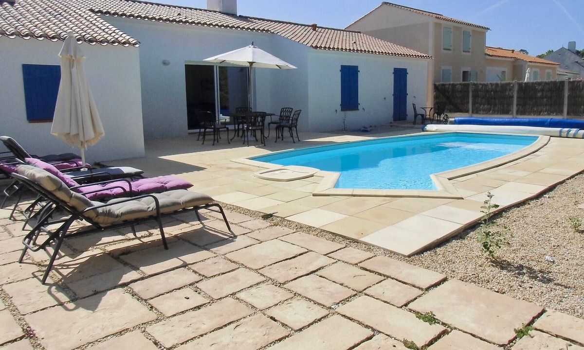 Saint-Jean-de-Monts Villa | Comfortable family villa with heated pool