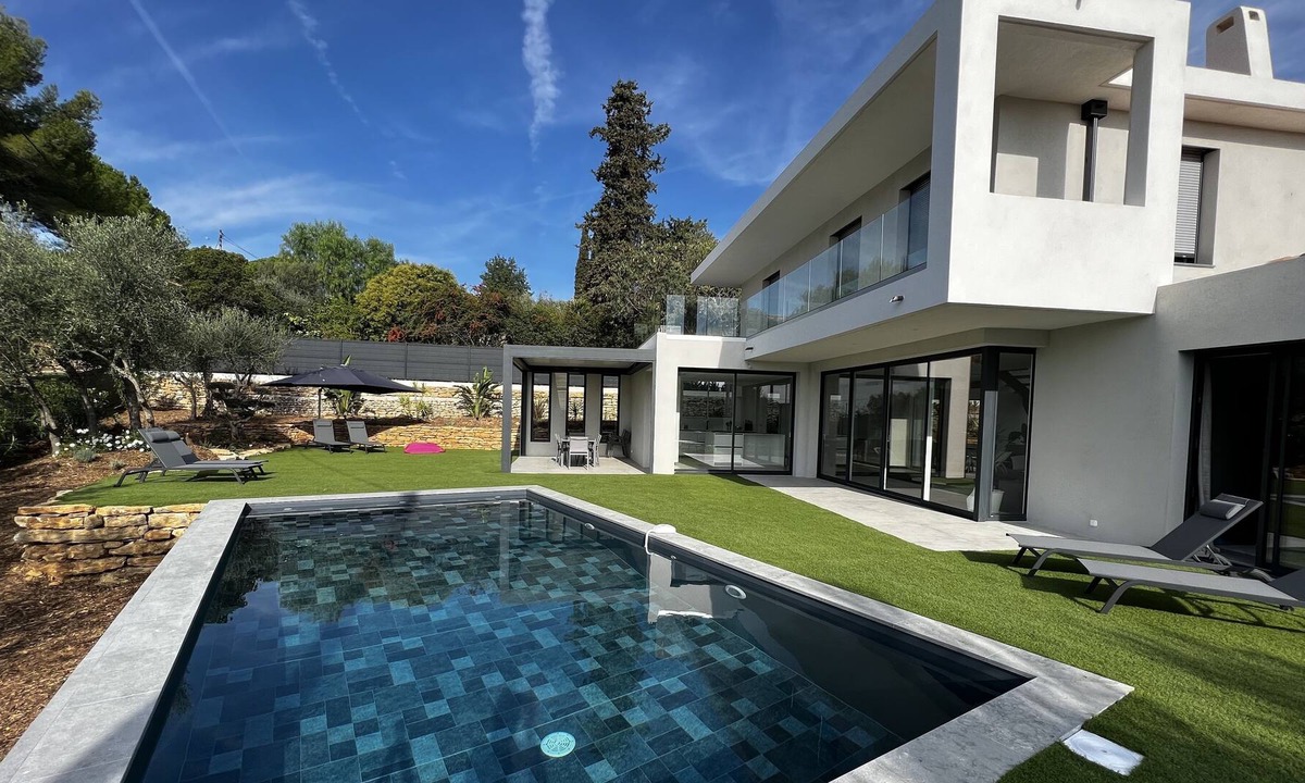 Valbonne Villa | Contemporary villa with swimming pool, wooded garden, close to Valbonne