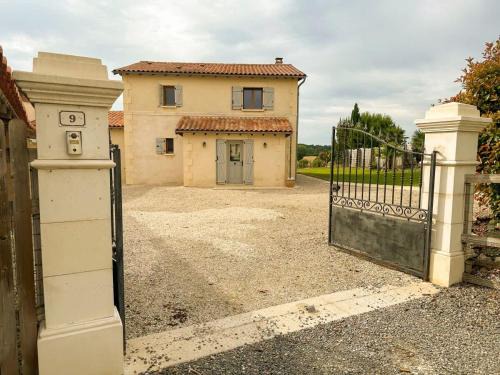 Laprade House | Cosy Stay Remote Work Retreat 9 Guests Villa Aubeterre