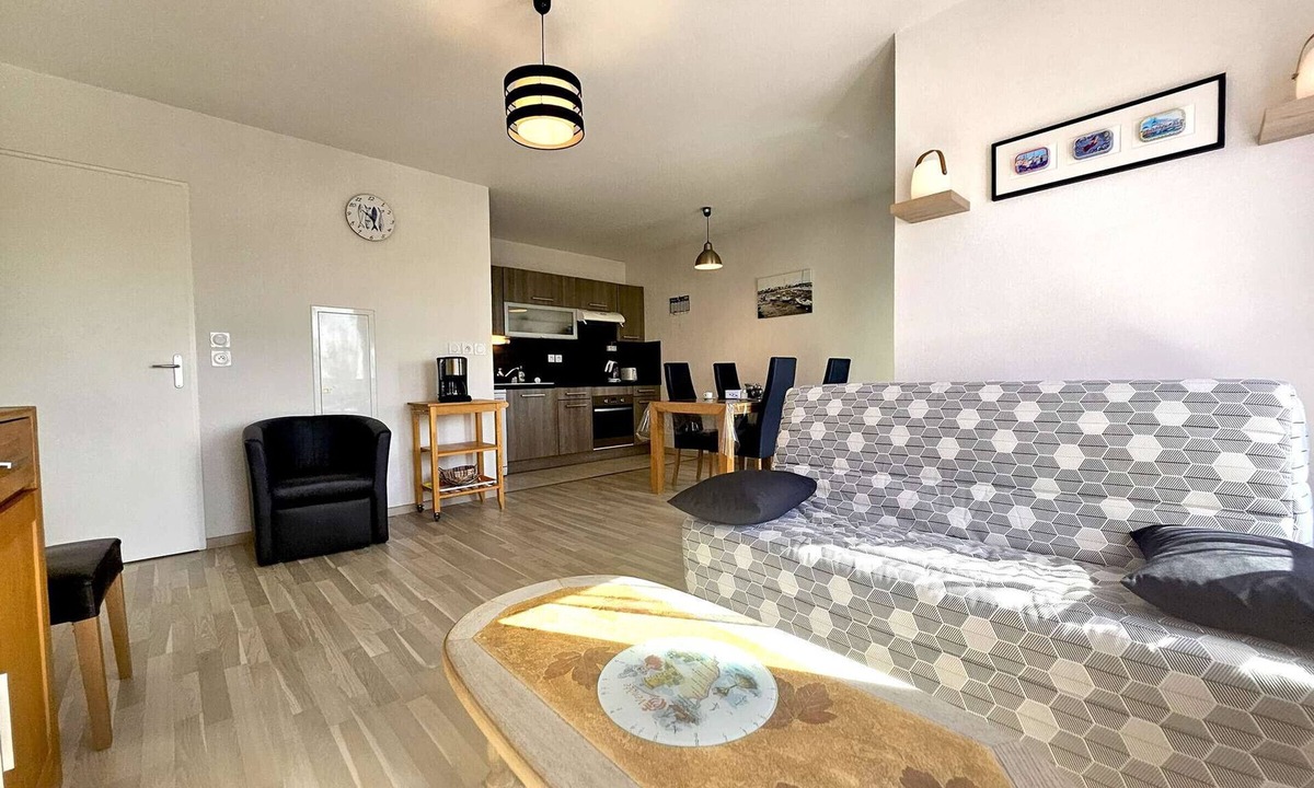 Saint-Gilles-Croix-de-Vie Apartment | Cozy 1BR Apt, Close to Beach, Balcony & Parking - Sleeps 4