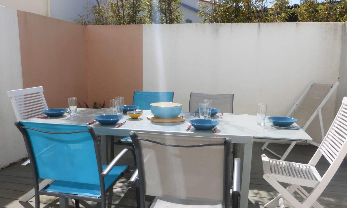 Saint-Gilles-Croix-de-Vie House | Cozy 3-Room House Near Beach, WiFi, Parking, 3-Star Rating