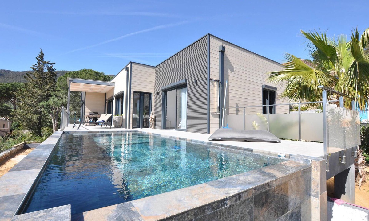 Cavalaire-sur-Mer House | Cozy home in Cavalaire-sur-Mer