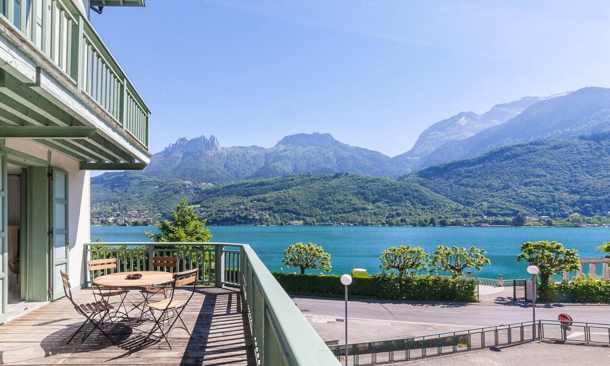 Duingt Apartment | "Cozy Loft" facing Annecy Lake