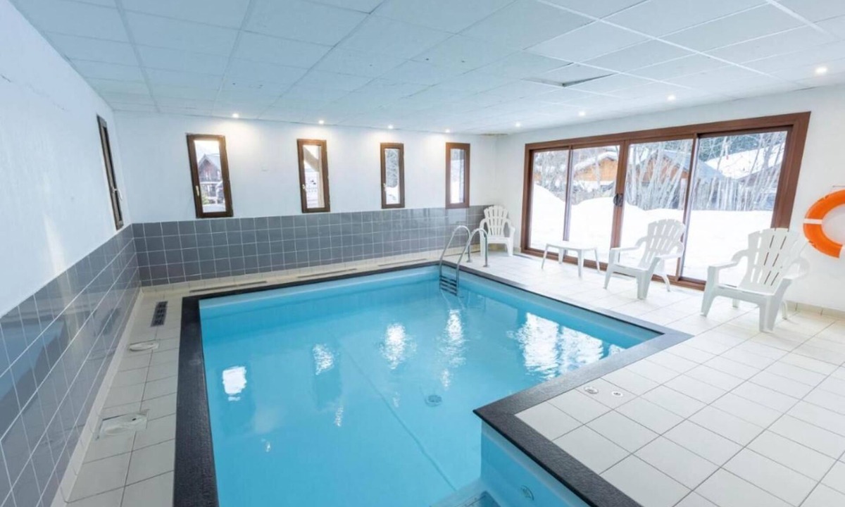Les Bottieres House | Cozy Ski-in Mountain Retreat w/Heated Pool & Terrace Views | Indoor Pool